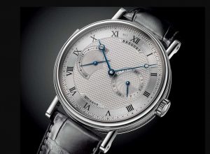 The silvery dial fake watch is designed for men.